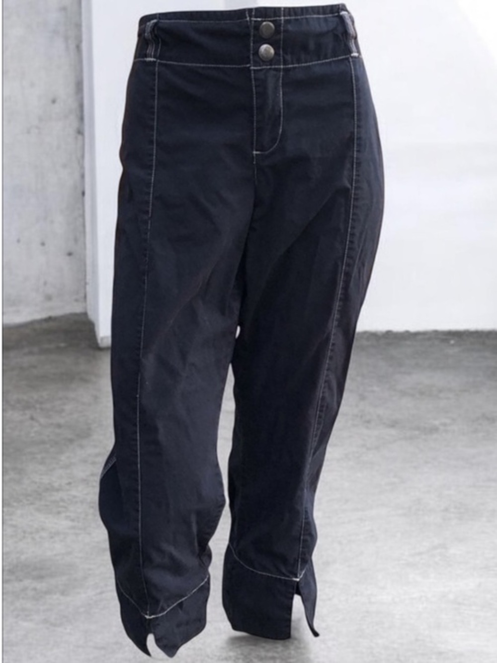 Dark blue with white contrast stitch cropped Pants size 10